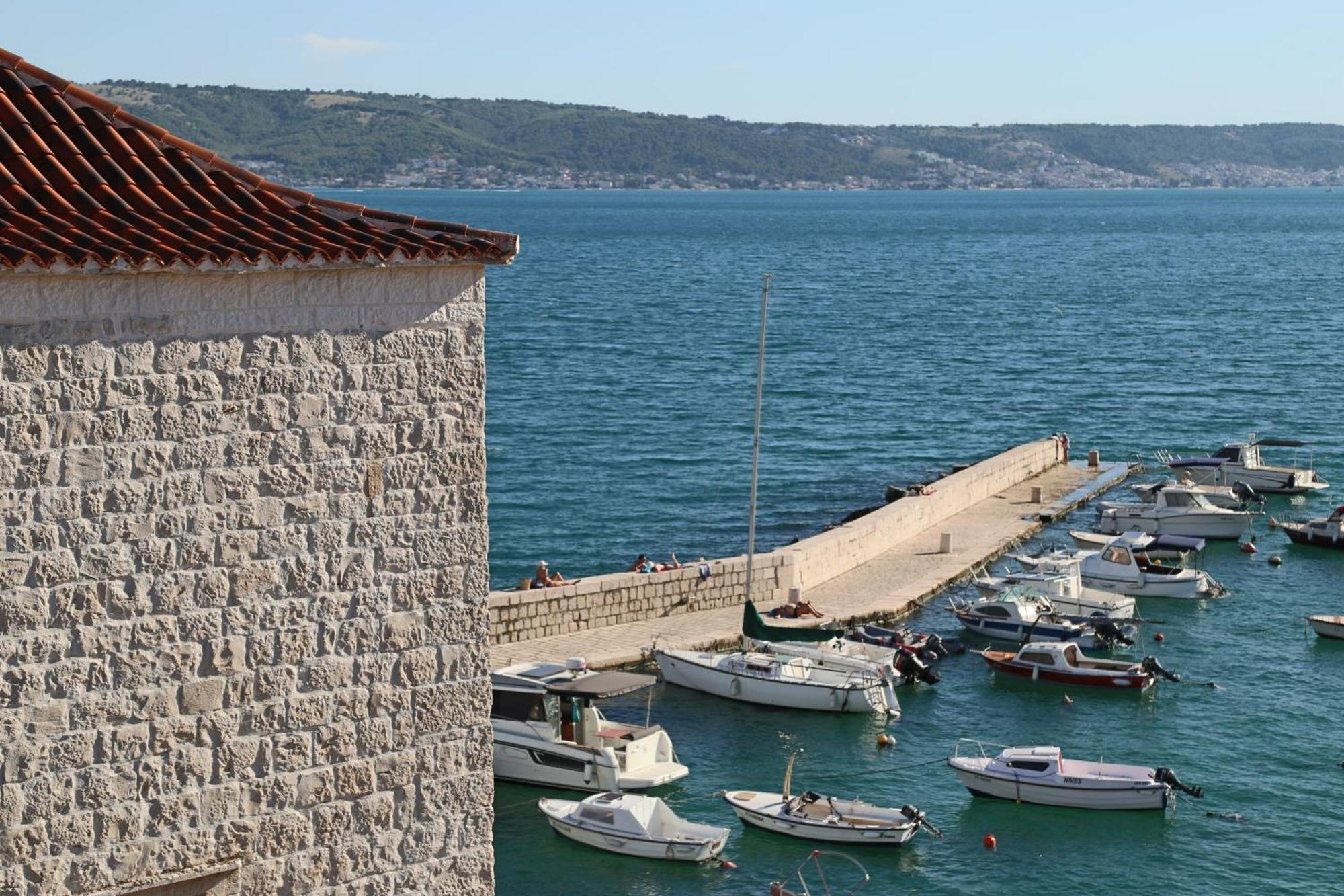 XIV Century Rooms Kaštela Exterior foto