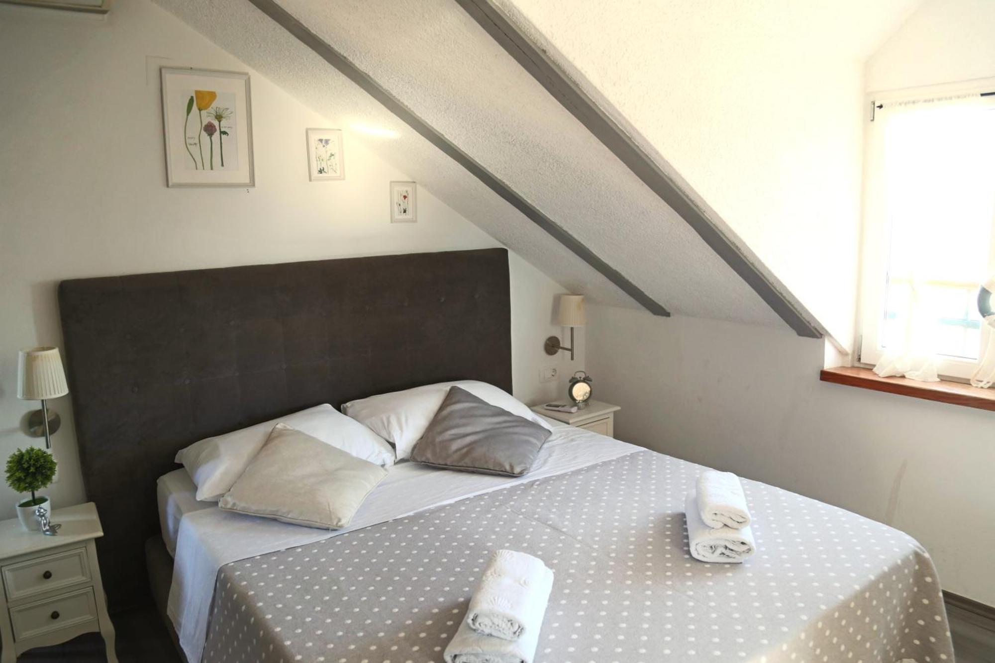 XIV Century Rooms Kaštela Habitación foto