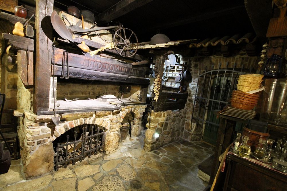XIV Century Rooms Kaštela Exterior foto